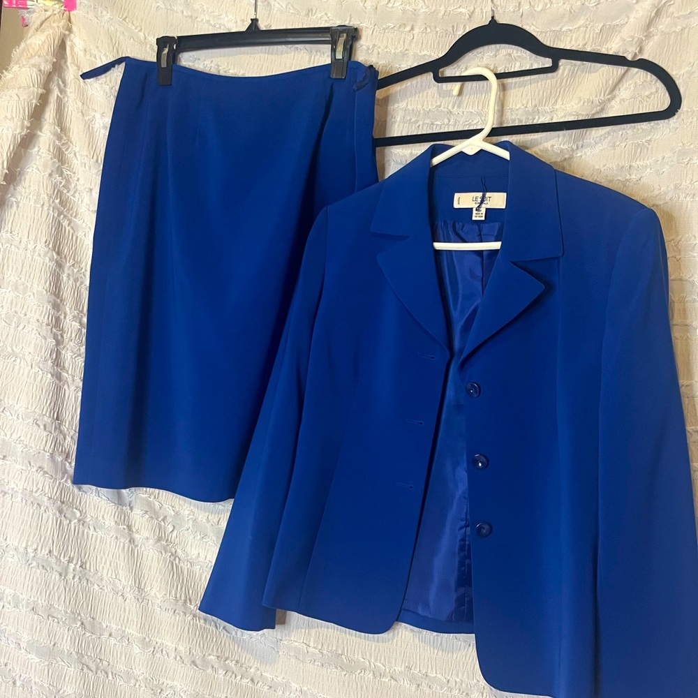 Blue Le Suit skirt suit size 10P